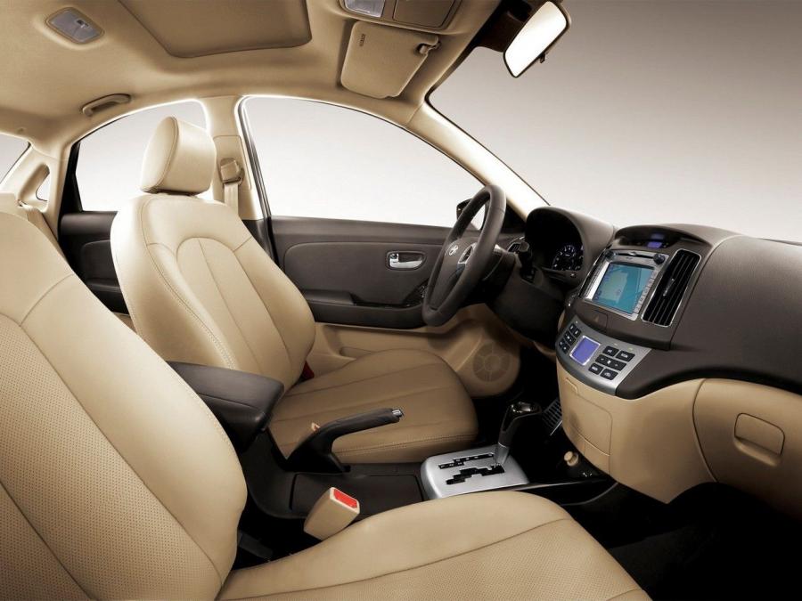  Hyundai Verna 2010 года  (CN) (фото 4 из 10)